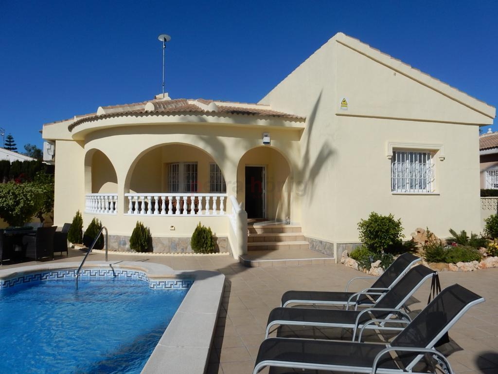 Dona Pepa Property for Sale Petra Hönig