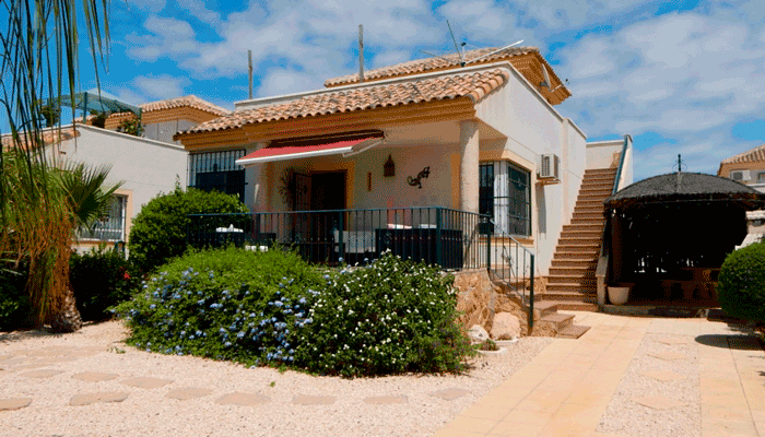 villas for sale in lo crispin