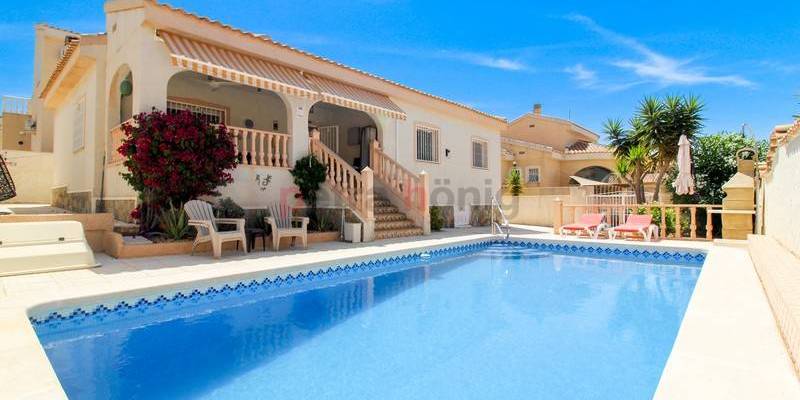 Helle Villa in Ciudad Quesada zu verkaufen, der perfekte Ort zum Leben an der Costa Blanca