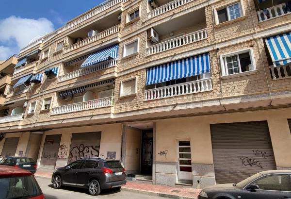 Apartment - Resales - Torrevieja - Paseo maritimo