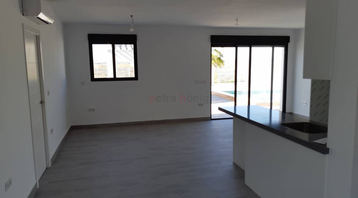 Resales - Villa - Torrevieja - La Torreta