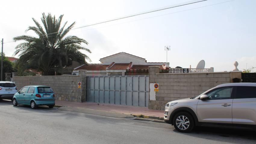 Gebrauchtobjekte - Einfamilienhaus - Ciudad Quesada - Town Center