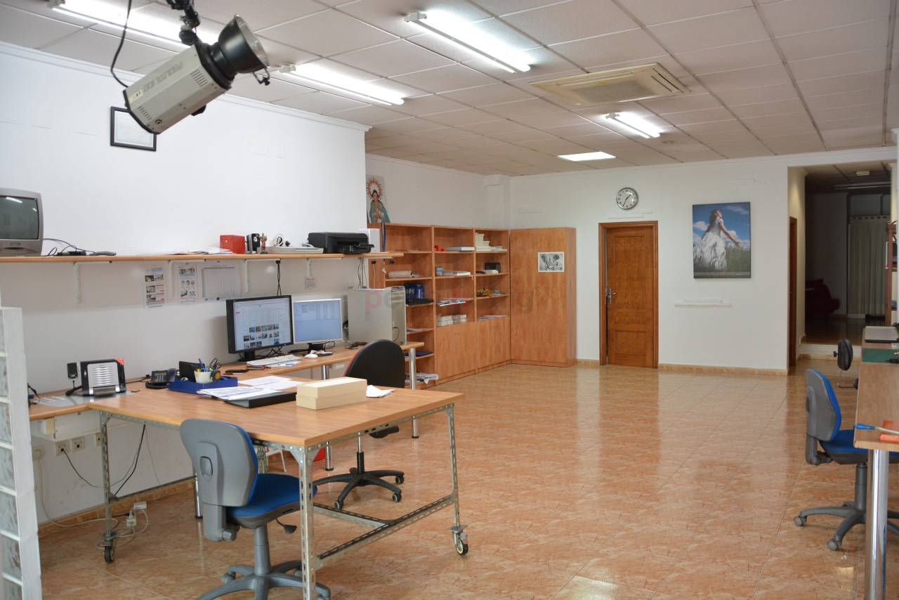 Resales - Commercial - Torrevieja - Centro