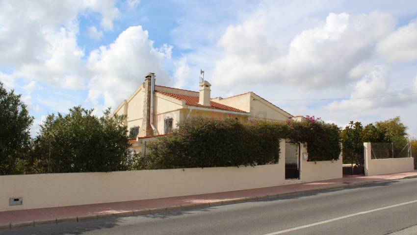 Gebrauchtobjekte - Einfamilienhaus - Ciudad Quesada