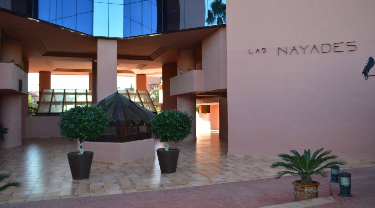 Resales - Apartment - Malaga - Estepona