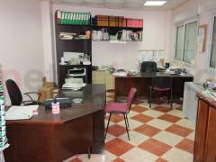 A Vendre - Commercial - La Mata - Centro