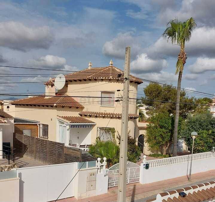 Gebrauchtobjekte - Einfamilienhaus - San Miguel de Salinas