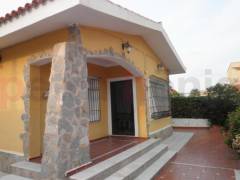 Gebrauchtobjekte - Einfamilienhaus - Torrevieja - Los Frutales