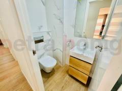 Sale -  квартира - Torrevieja - Playa Acequion