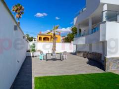 Gebrauchtobjekte - Einfamilienhaus - Torrevieja