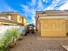 Sale - Вилла - Orihuela Costa - Cabo Roig