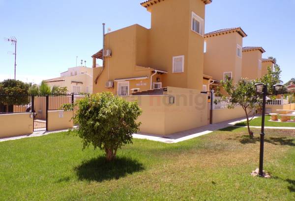 Villa - Til Salgs - Villamartin - Villamartin