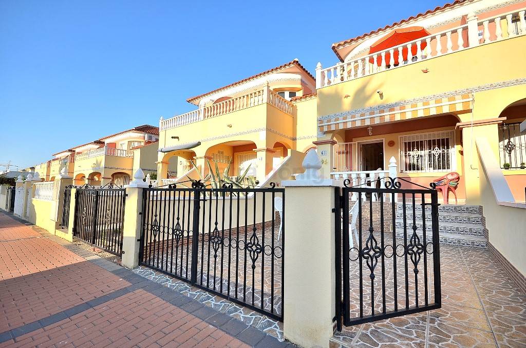 Resales - Townhouse - Lo Crispin