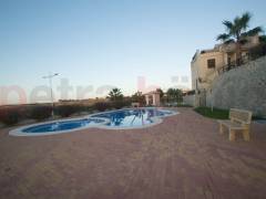 Resales - Villa - La Finca Golf