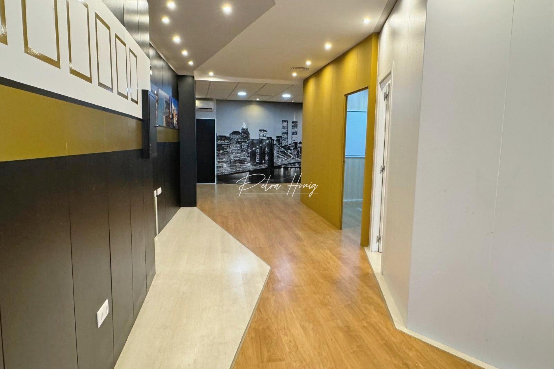 A Vendre - Commercial - Guardamar del Segura - Centro