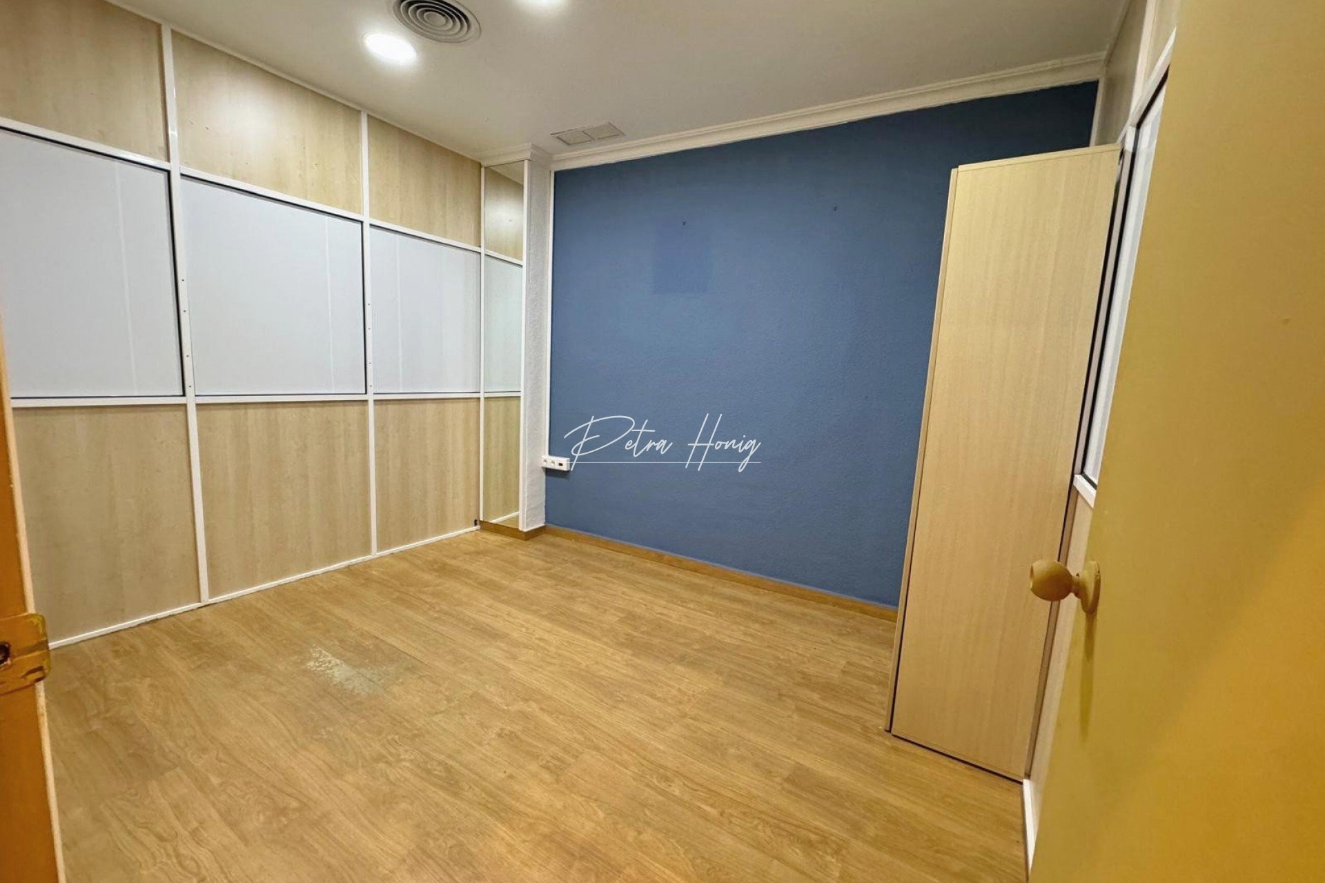 A Vendre - Commercial - Guardamar del Segura - Centro