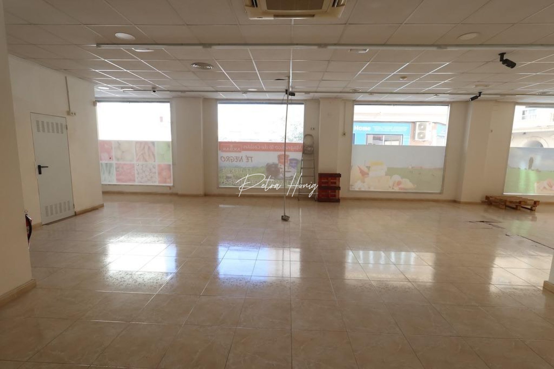 A Vendre - Commercial - Torrevieja - Estacion de autobuses