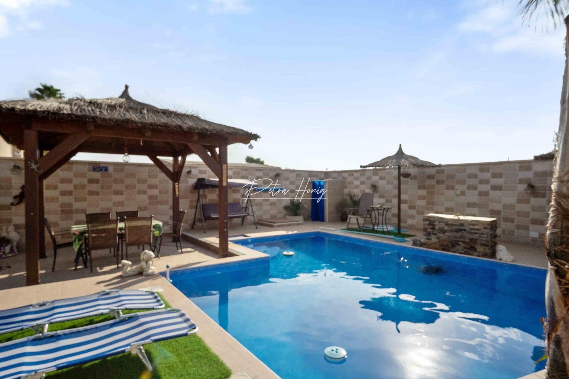 A Vendre - Villa - Dolores - CMNO. ESCORREDOR