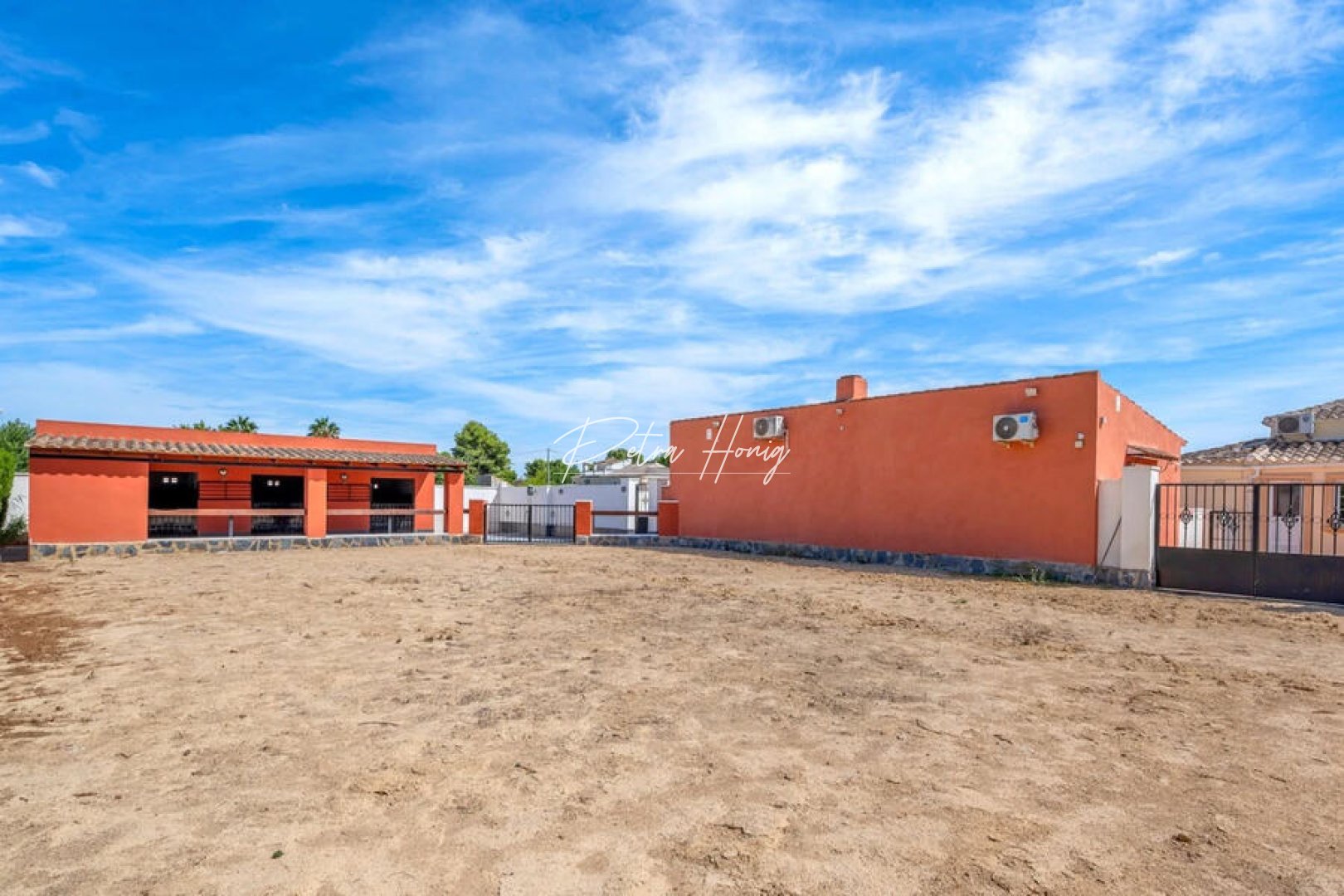 A Vendre - Villa - Other areas - Heredades