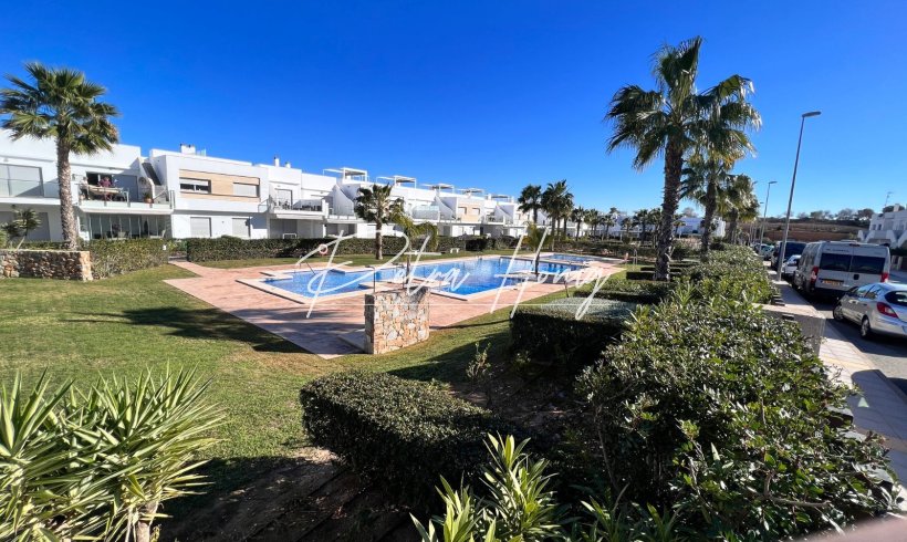 Apartamento - Reventa - Orihuela Costa - Vistabella golf