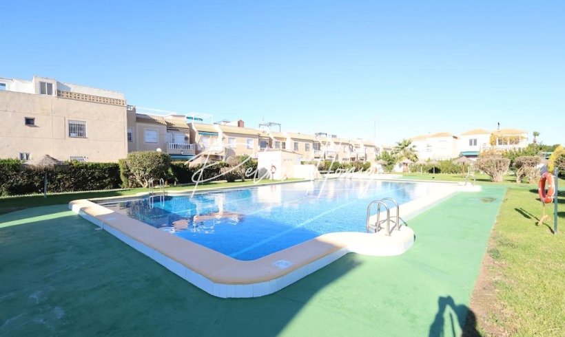 Bungalow - Til Salgs - Torrevieja - Torretas