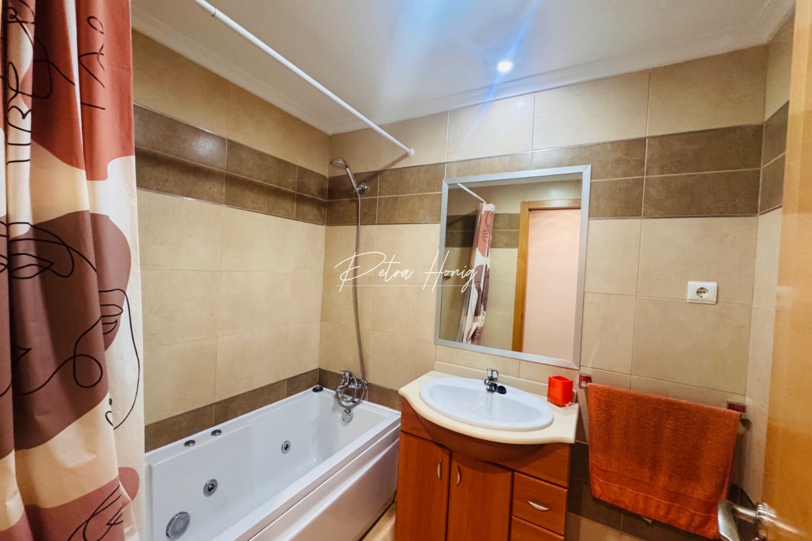 Commercial rentals - Apartment - Almoradi