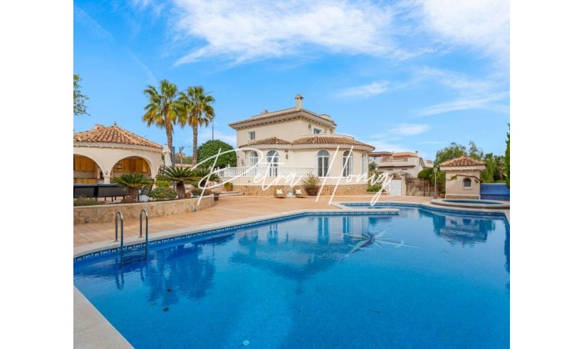 Einfamilienhaus - Gebrauchtobjekte - Ciudad Quesada - 929