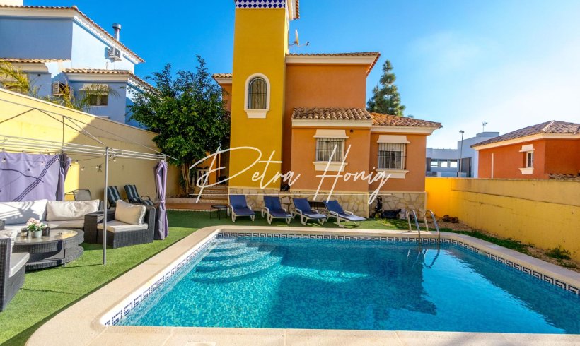 Einfamilienhaus - Gebrauchtobjekte - Orihuela Costa - PJ-15243