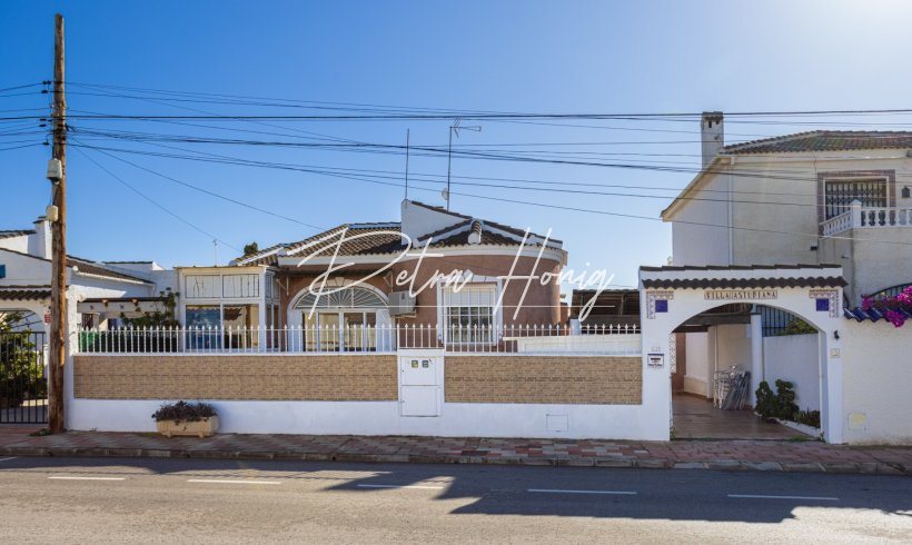 Einfamilienhaus - Gebrauchtobjekte - Torrevieja - Urbanización San Luis