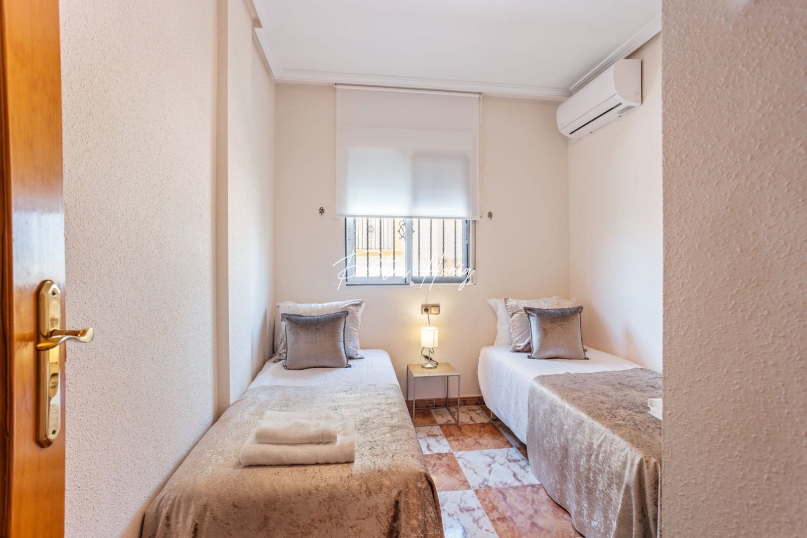 Gebrauchtobjekte - Einfamilienhaus - Orihuela Costa - La Regia