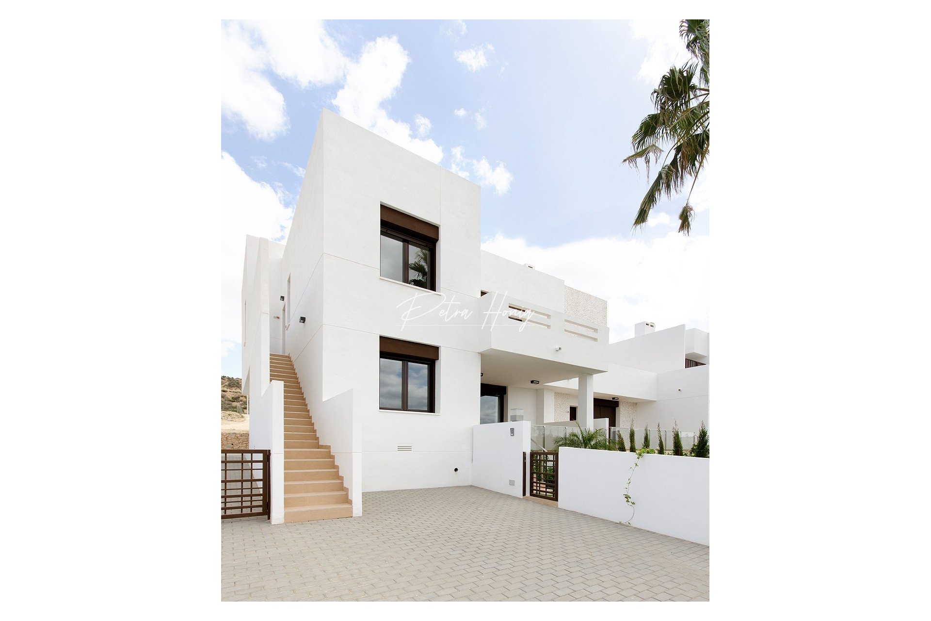 mpya -  - La Finca Golf