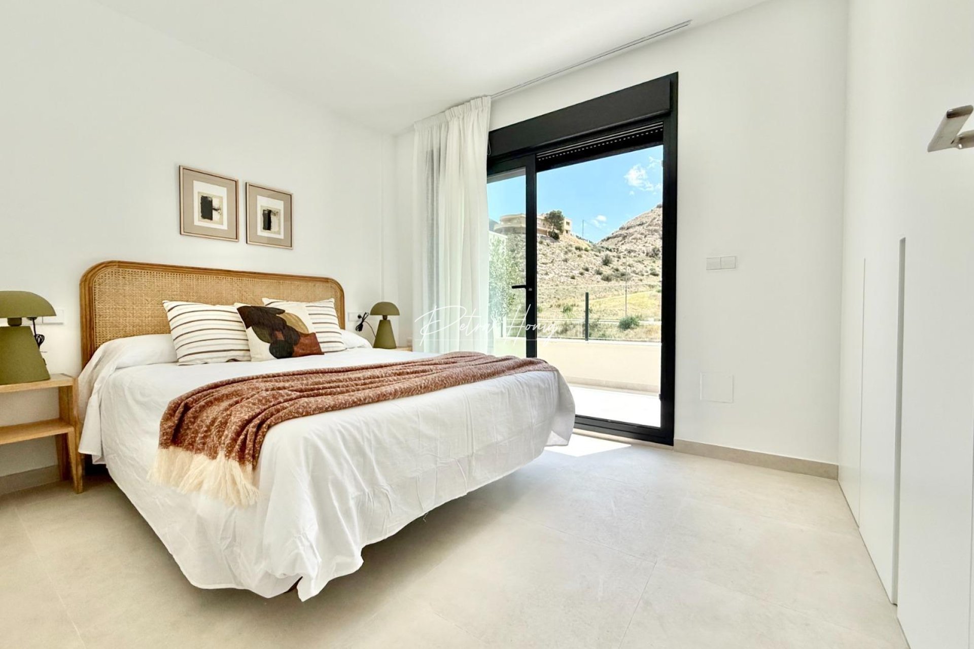 New build - Townhouse - Cox - San Fernando