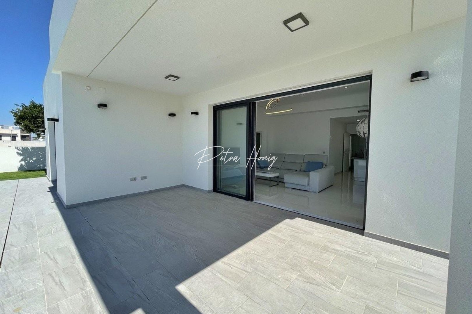New build - Villa - Other areas - polideportivo