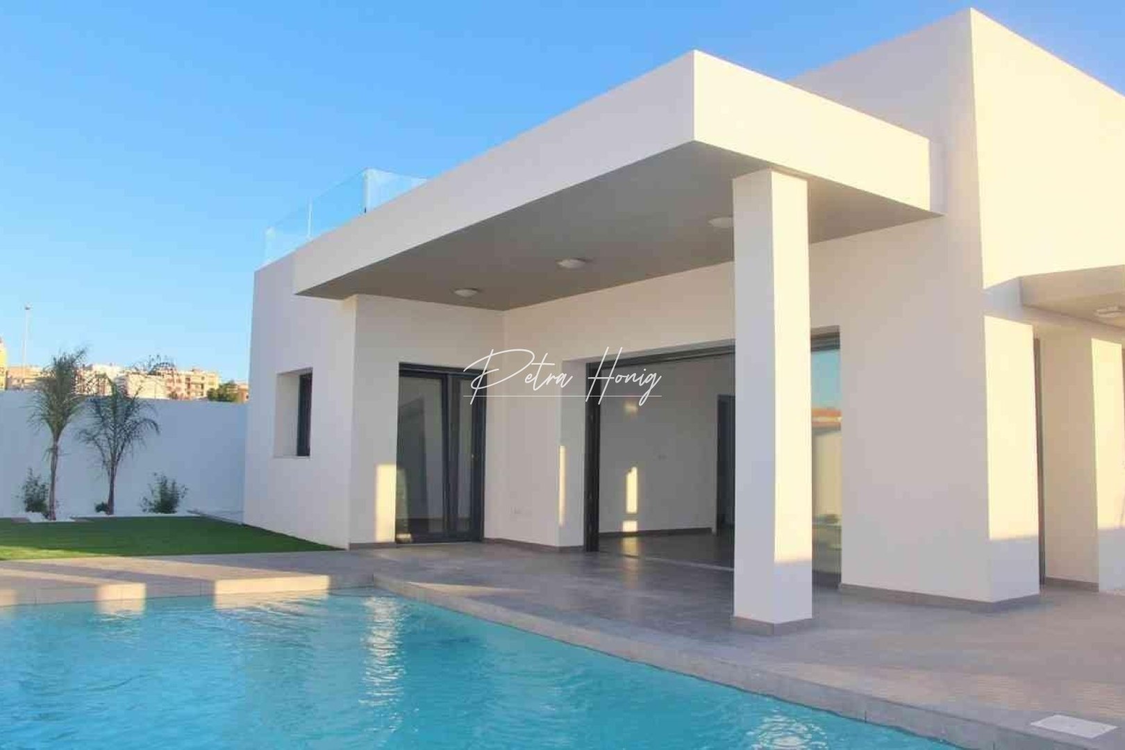 New build - Villa - Other areas - polideportivo