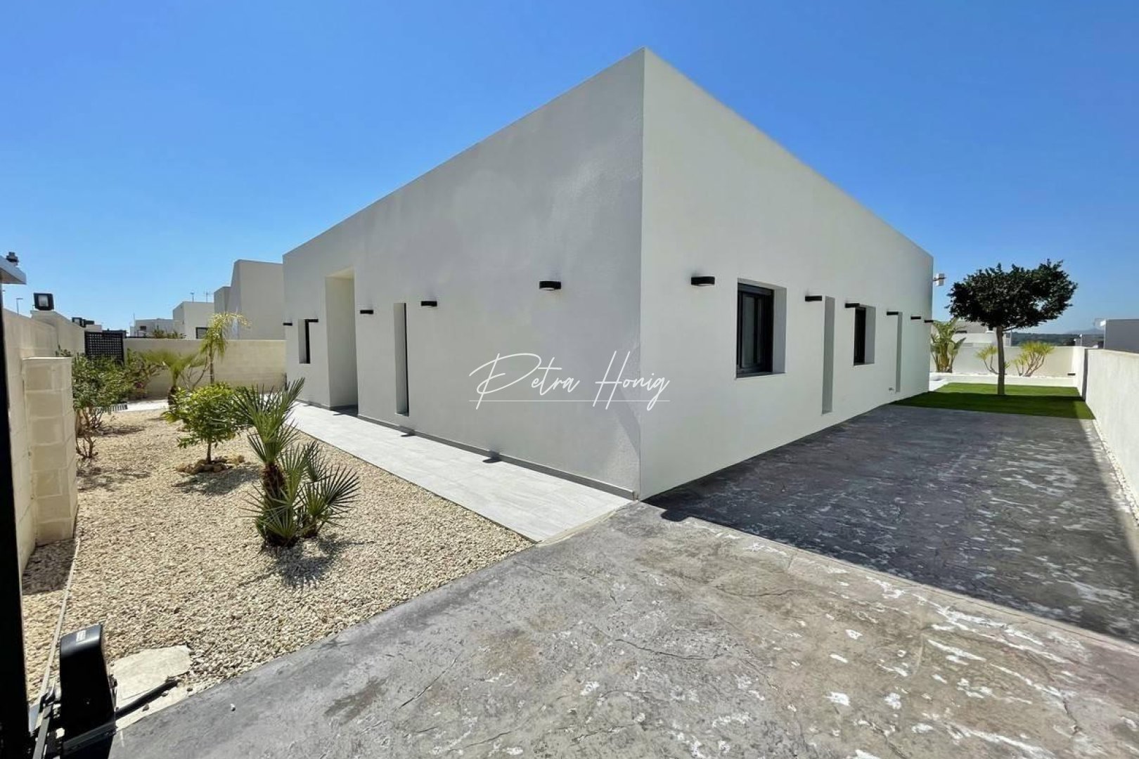 New build - Villa - Other areas - polideportivo