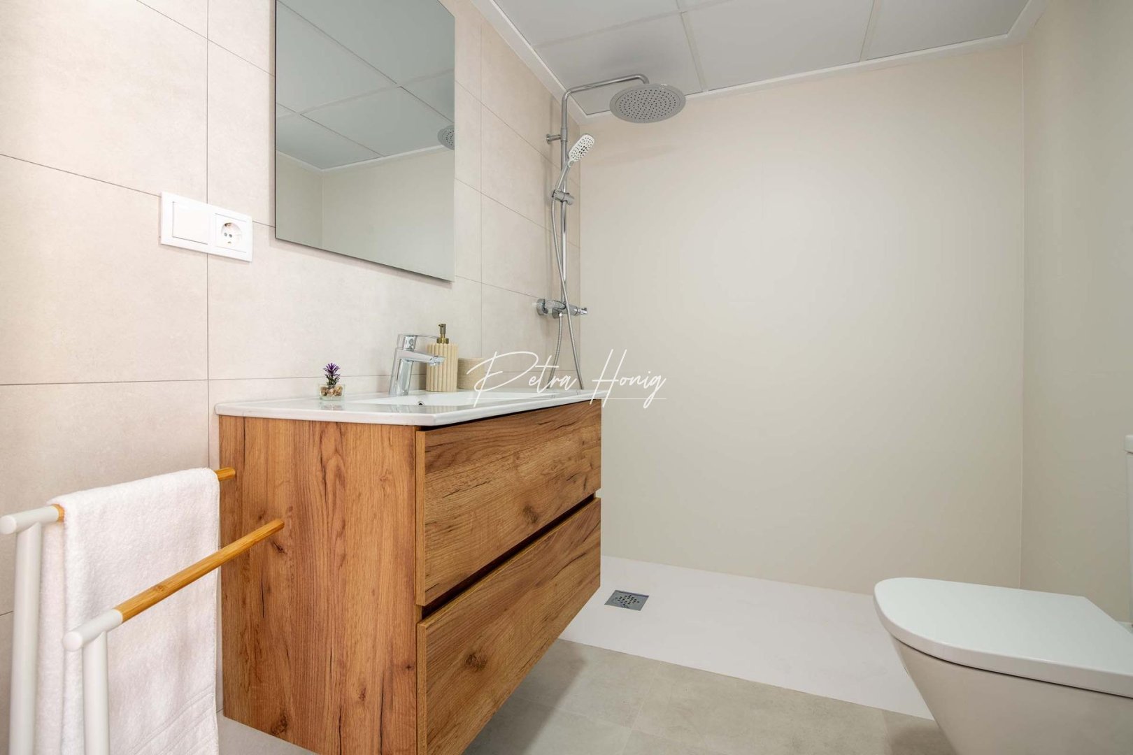 ny - Bungalow - Other areas - San Fernando