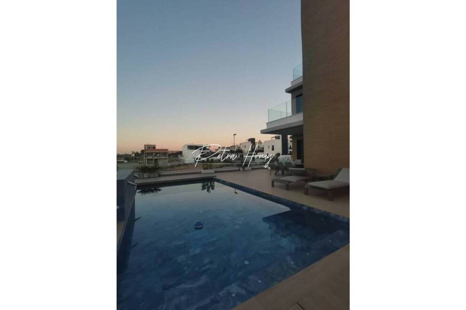 ny - Villa - Campoamor