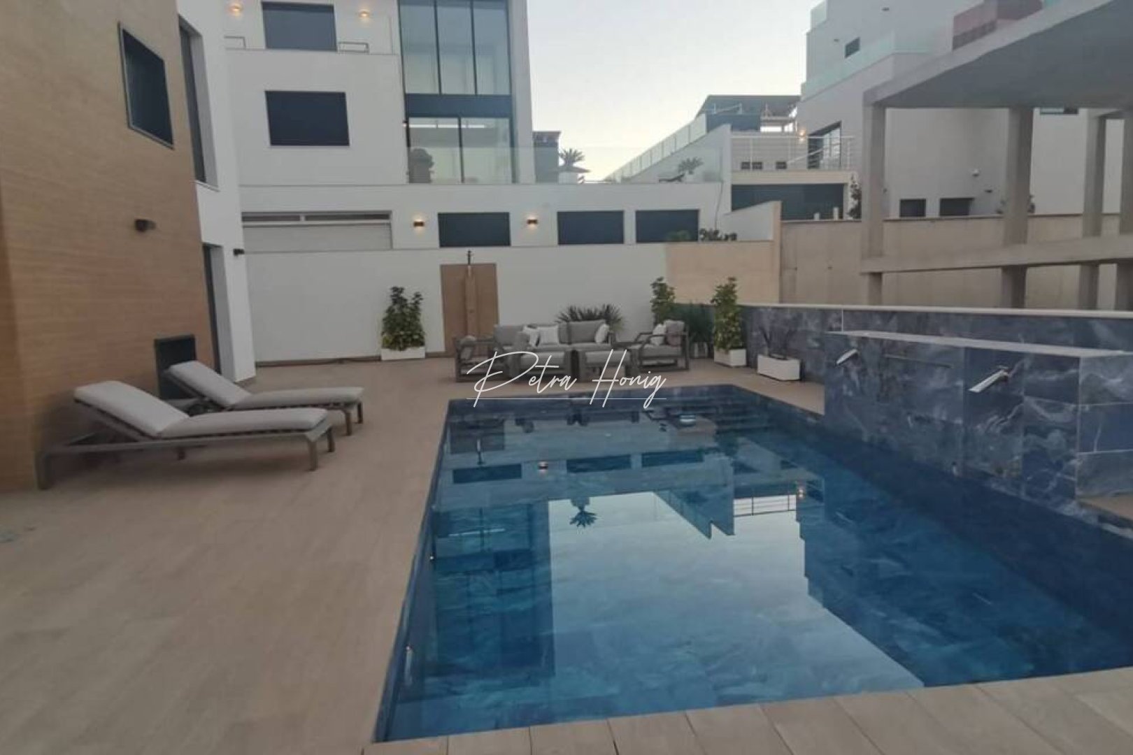 ny - Villa - Campoamor