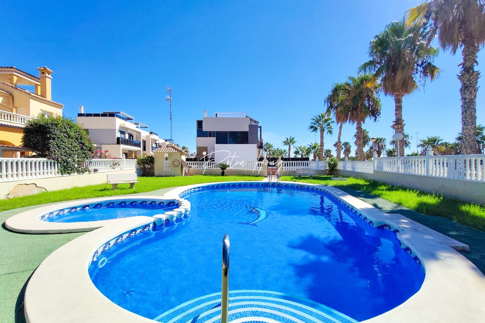 Resales - Apartment - Cabo Roig