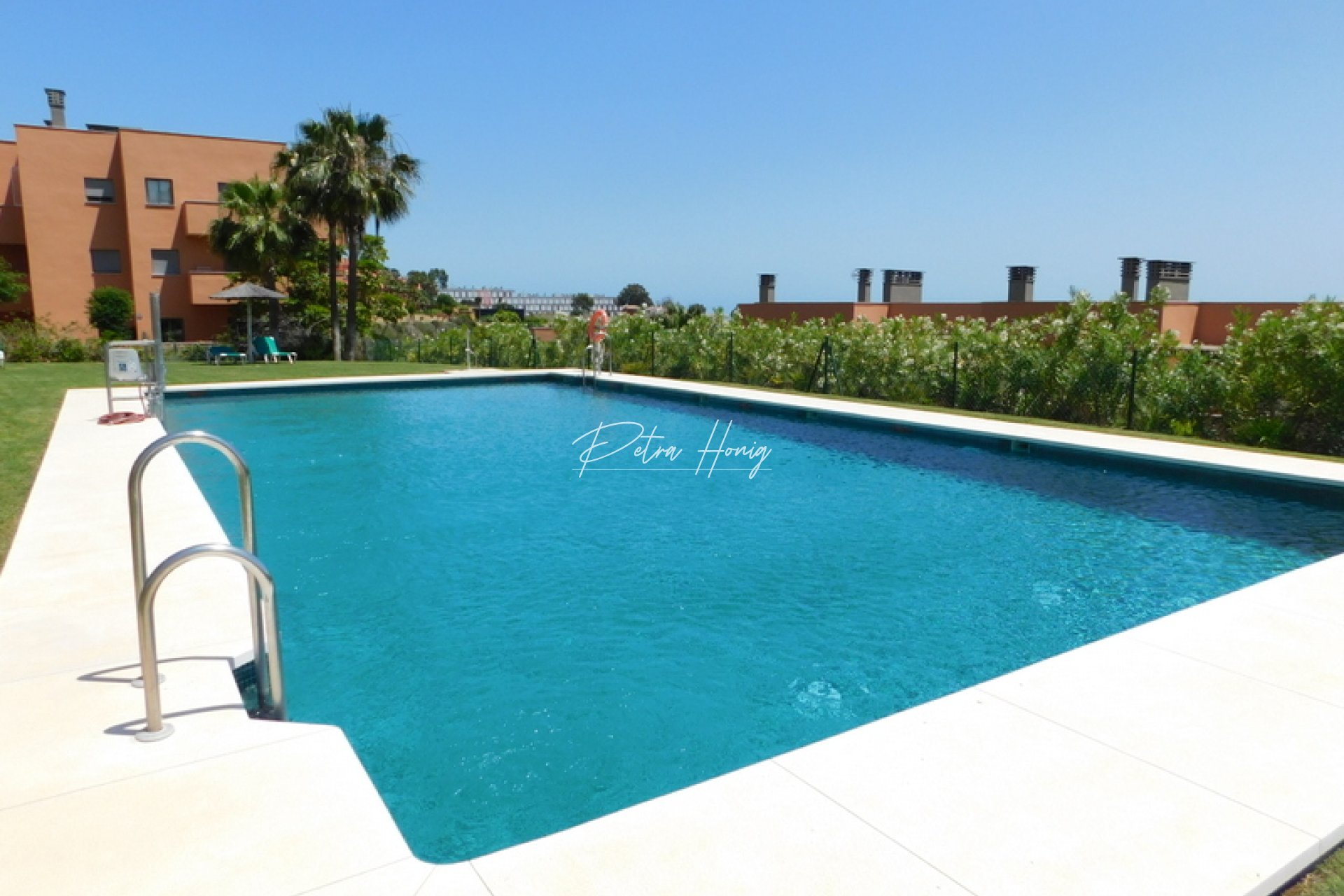 Resales - Apartment - Other areas - Costa del Sol