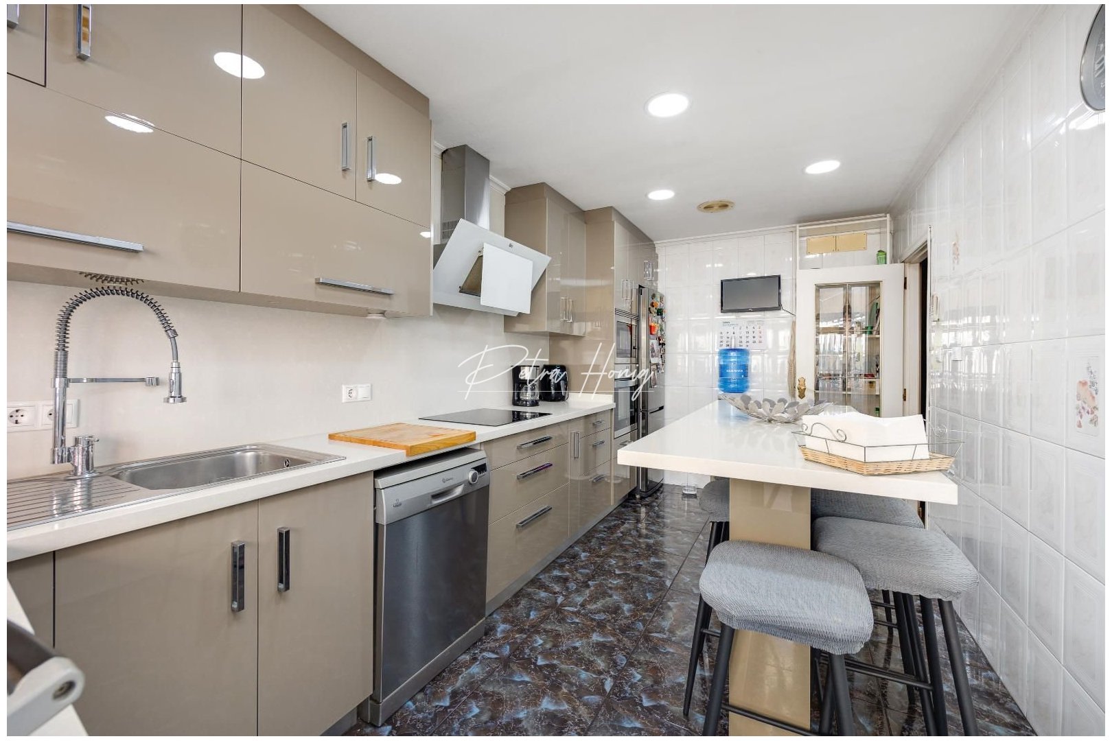 Resales - Apartment - Torrevieja - Centro - Muelle Pesquero