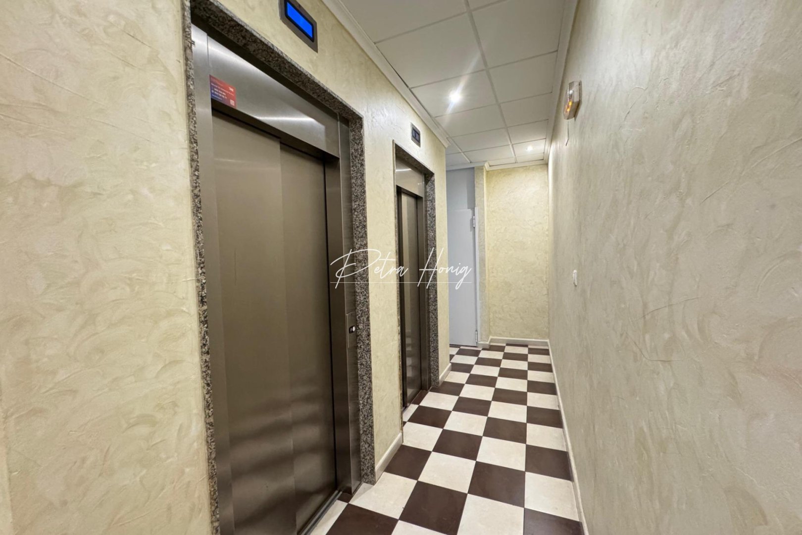 Resales - Apartment - Torrevieja - Centro