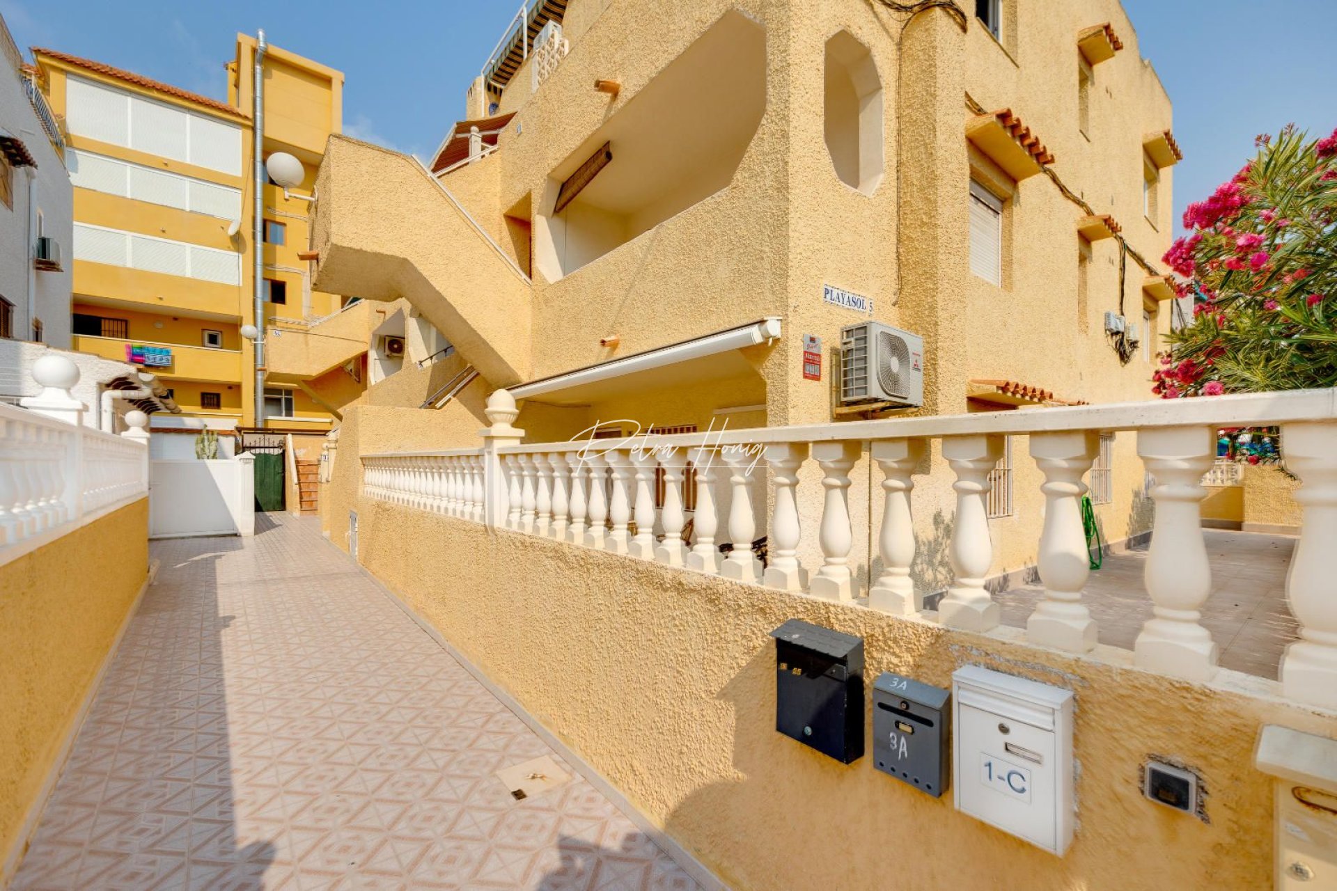 Resales - Apartment - Torrevieja - La Mata