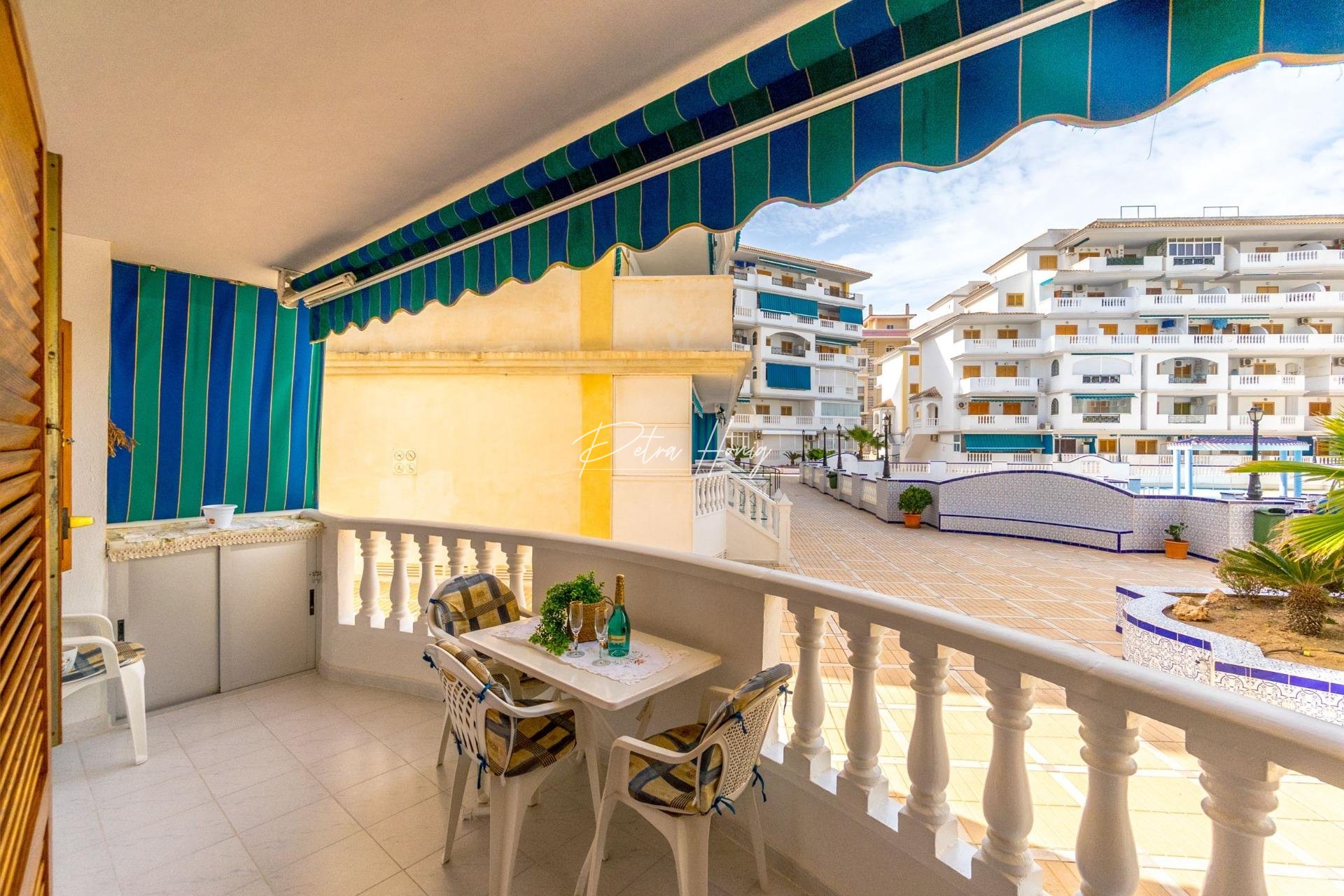 Resales - Apartment - Torrevieja - Los Europeos