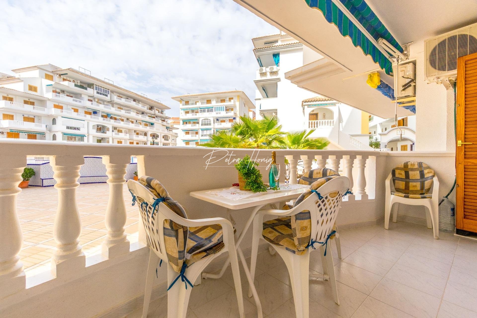 Resales - Apartment - Torrevieja - Los Europeos