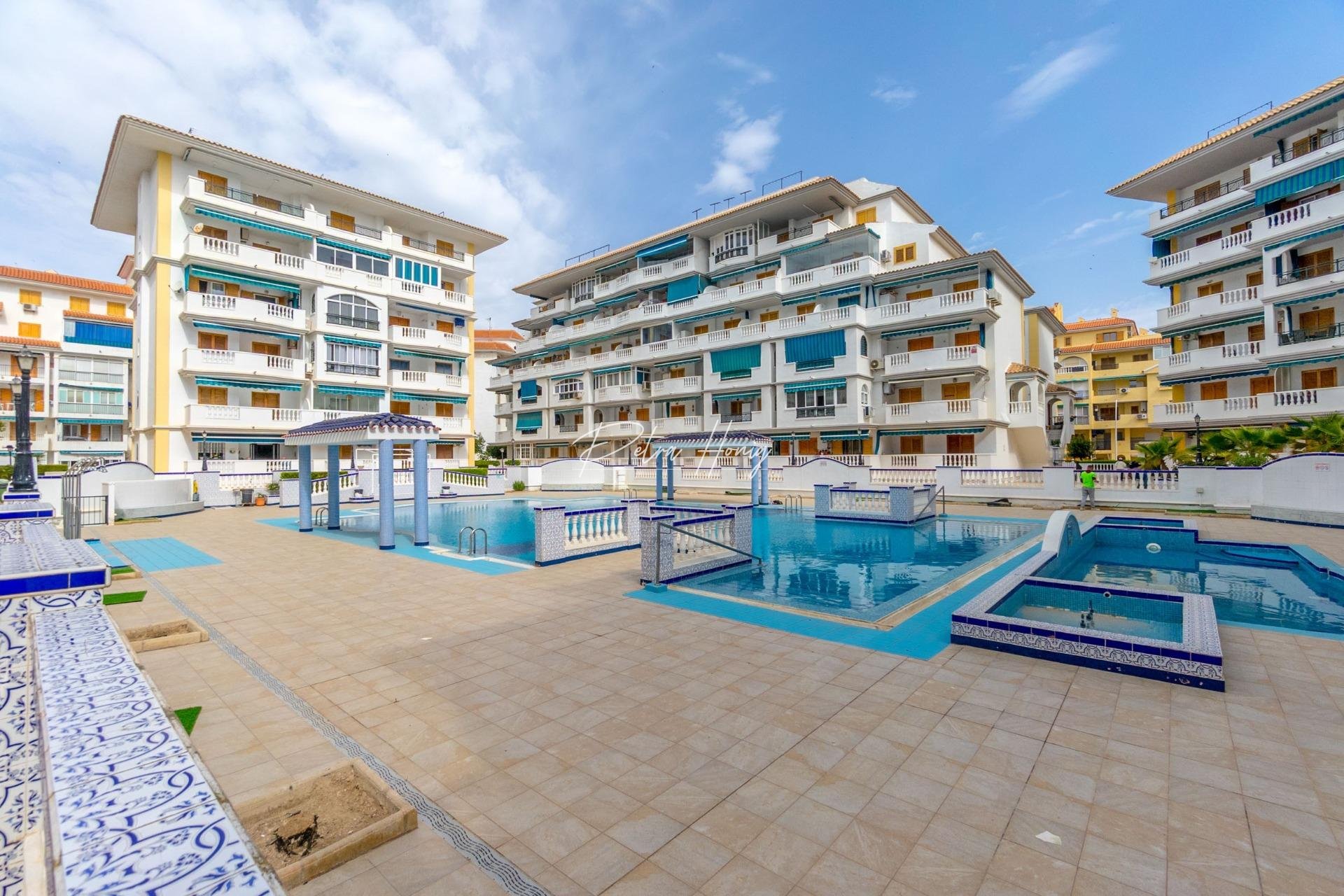 Resales - Apartment - Torrevieja - Los Europeos