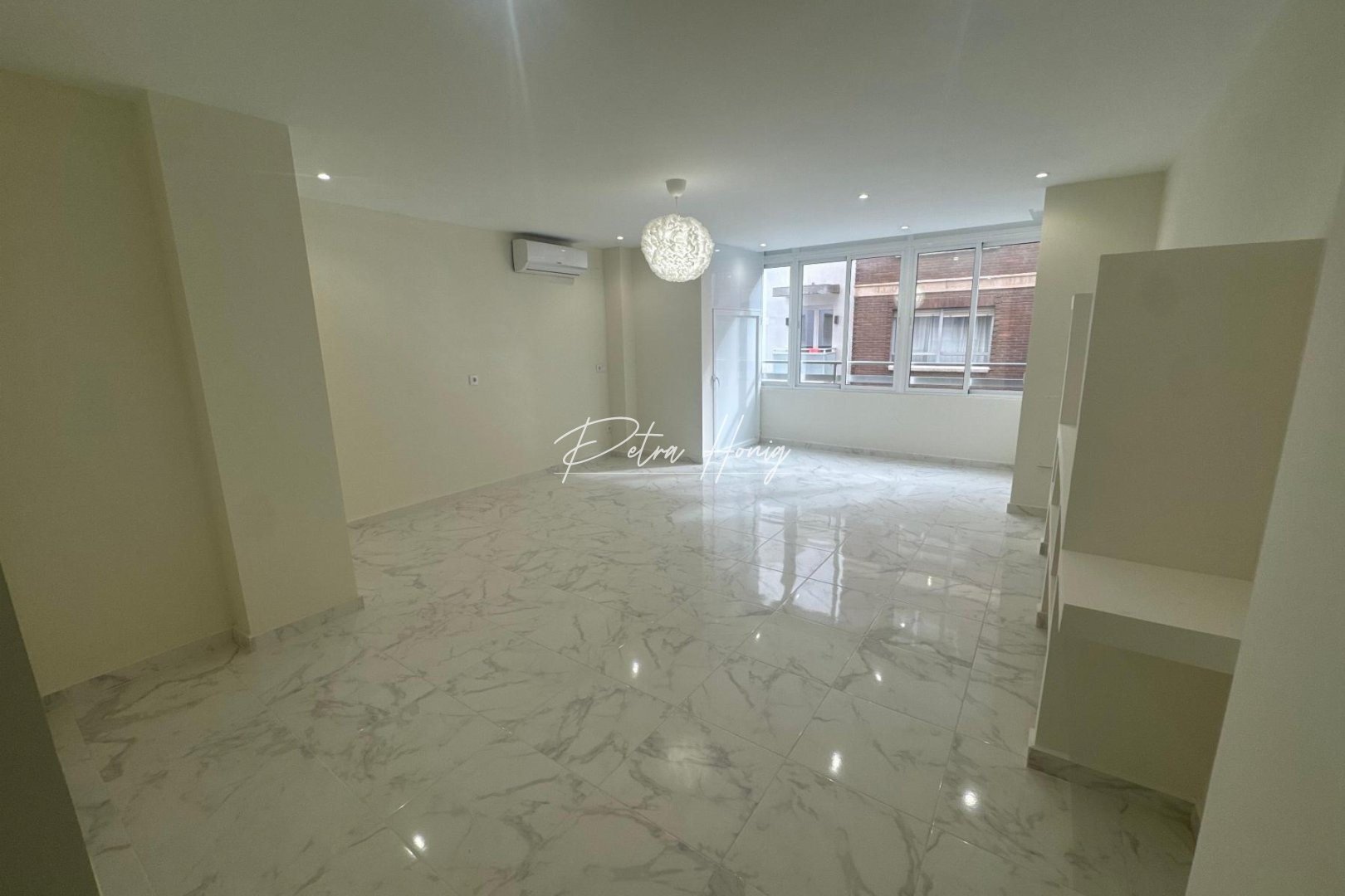 Resales - Apartment - Torrevieja - Muelle Pesquero