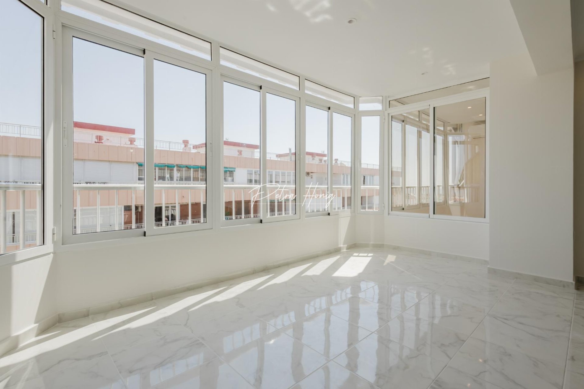 Resales - Apartment - Torrevieja - Playa de La Acequion