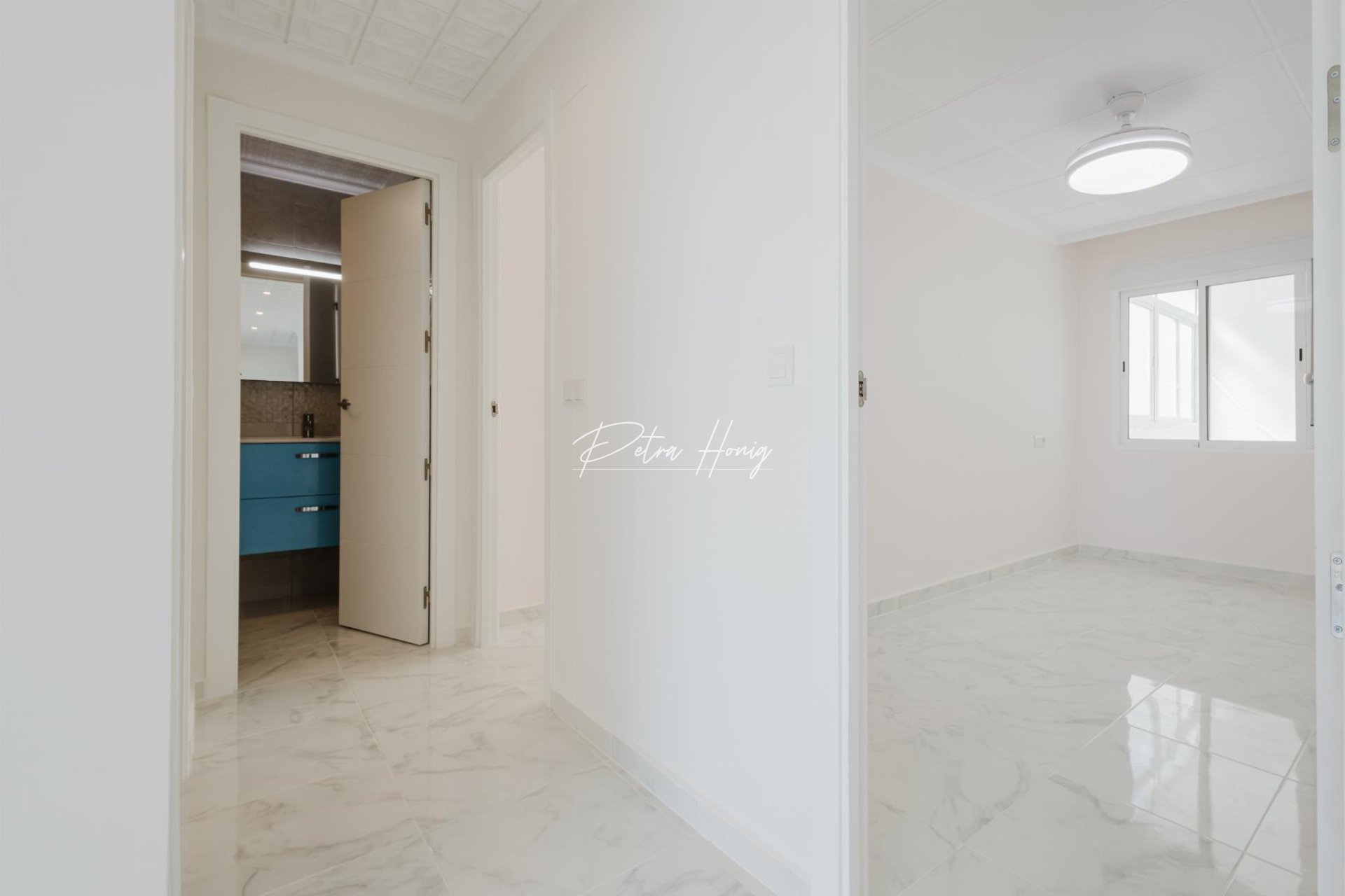 Resales - Apartment - Torrevieja - Playa de La Acequion