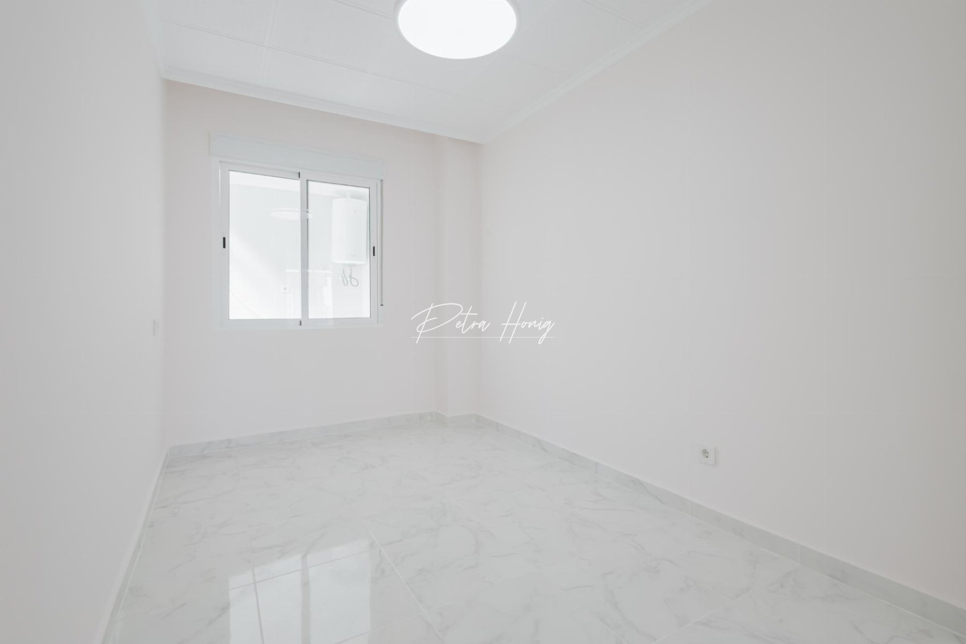 Resales - Apartment - Torrevieja - Playa de La Acequion